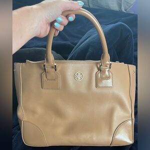 Tory Burch Robinson Tote (authentic)